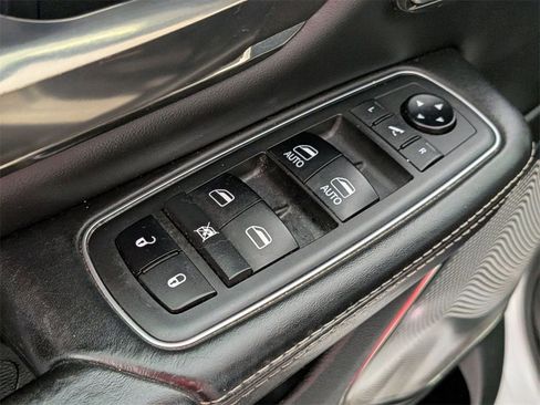 Used 2019 RAM 1500 Limited image 15