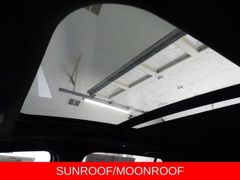 Used 2024 Jeep Wagoneer Launch Edition AWD/4WD image 10
