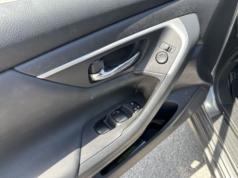 Used 2018 Nissan Altima 2.5 S w/ S Convenience Package image 11