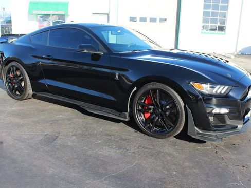 Used 2020 Ford Mustang Shelby GT500 w/ Technology Package image 14