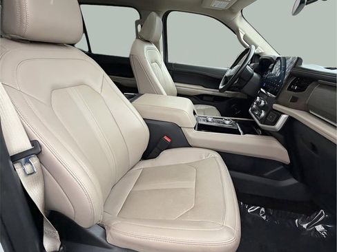 Used 2022 Ford Expedition Max Limited image 20