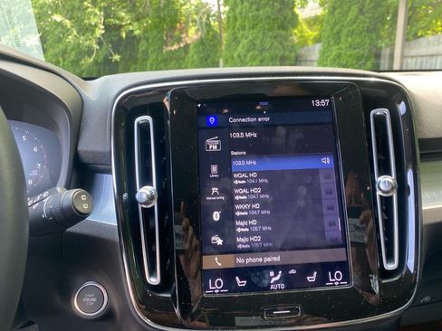 Used 2019 Volvo XC40 T5 Momentum AWD/4WD image 13