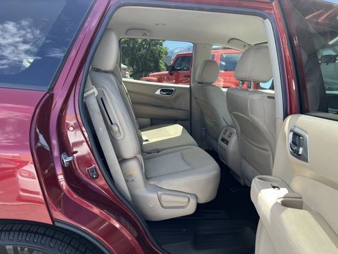 Used 2017 Nissan Pathfinder S AWD/4WD image 9
