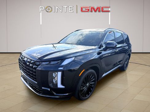 Used 2024 Hyundai Palisade Calligraphy image 3