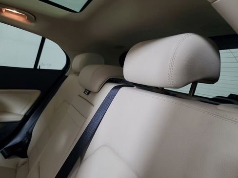 Used 2018 Mercedes-Benz GLA 250 image 12
