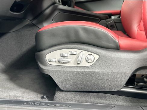 Certified 2025 Porsche Macan image 34