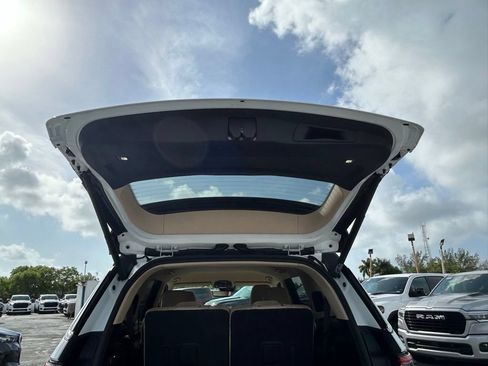 Certified 2022 Jeep Grand Cherokee L Limited RWD image 44