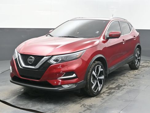 Used 2021 Nissan Rogue Sport SL w/ Premium Package image 4