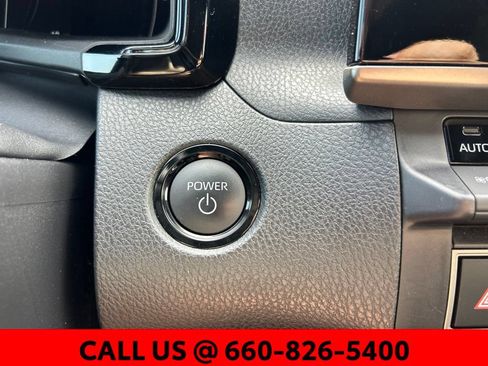Used 2025 Toyota Camry SE FWD image 19