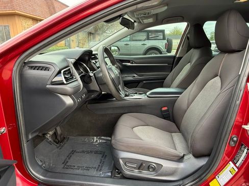 Used 2019 Toyota Camry LE FWD image 9