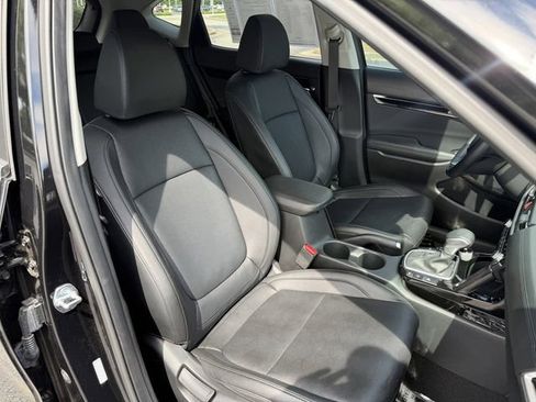 Certified 2025 Kia Seltos EX FWD image 39