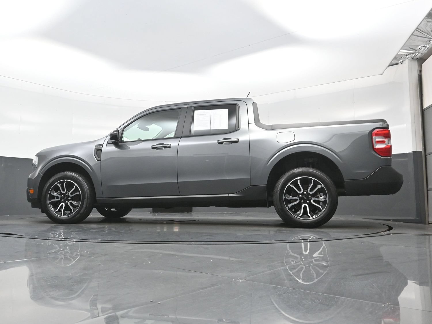 Used 2024 Ford Maverick Lariat FWD image 31