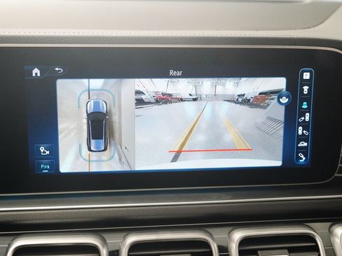 Used 2024 Mercedes-Benz GLS 580 4MATIC image 25