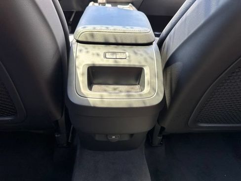 Certified 2025 Volvo XC60 B5 Plus w/ Climate Package AWD/4WD image 17