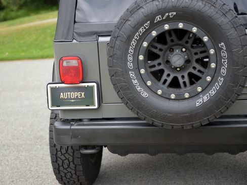 Used 2004 Jeep Wrangler 4WD w/ 30" Tire & Wheel Group image 30