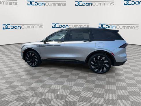 New 2026 Lincoln Nautilus Reserve w/ Jet Appearance Package image 5