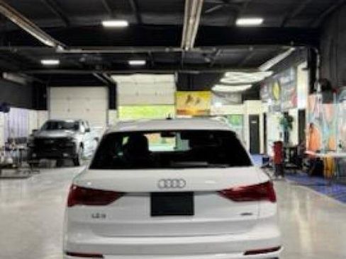 Used 2023 Audi Q3 2.0T Premium w/ Convenience Package AWD/4WD image 4
