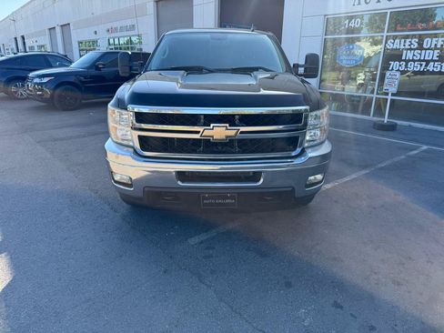 Used 2011 Chevrolet Silverado 2500 LT w/ Interior Plus Package AWD/4WD image 3