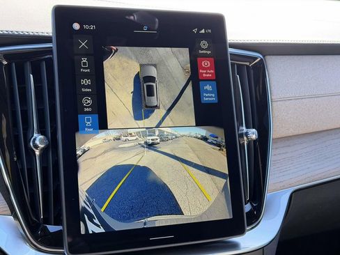 New 2026 Volvo XC90 B6 Plus w/ Protection Package Premier image 4