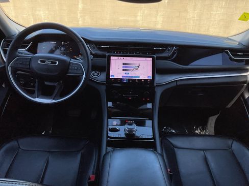 Used 2023 Jeep Grand Cherokee 4WD 4xe image 14