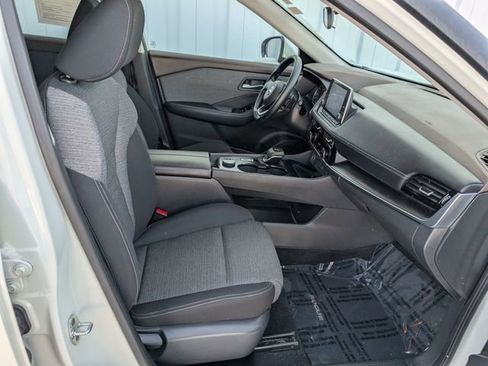 Used 2022 Nissan Rogue SV image 30