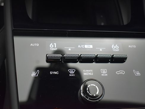Certified 2024 Porsche Cayenne Turbo GT AWD/4WD image 14
