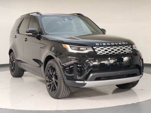Used 2025 Land Rover Discovery S image 7