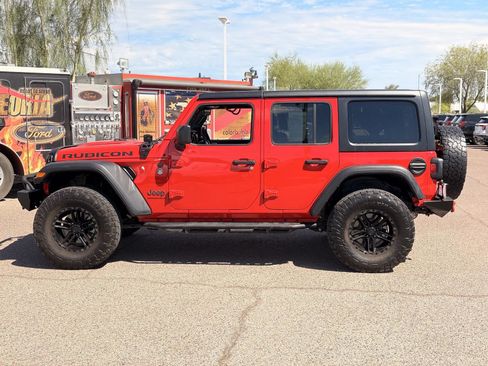 Used 2023 Jeep Wrangler Unlimited Rubicon w/ Cold Weather Group AWD/4WD image 35
