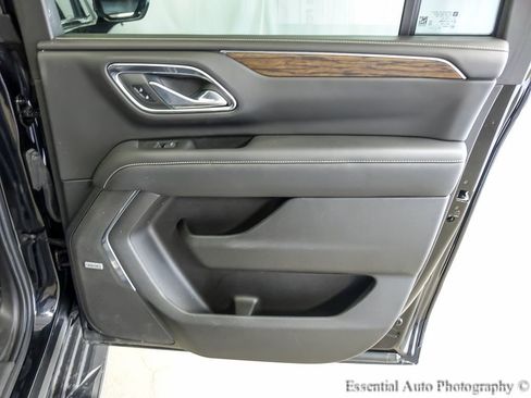Used 2021 Chevrolet Suburban Premier AWD/4WD image 28