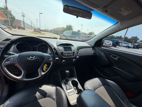 Used 2015 Hyundai Tucson SE AWD/4WD image 9