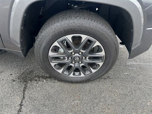 New 2025 Toyota Tundra Limited image 12