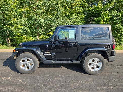 Used 2013 Jeep Wrangler Sahara w/ Dual Top Group image 5