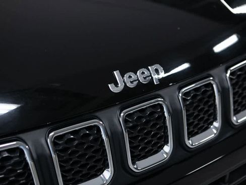Used 2023 Jeep Compass Latitude image 29