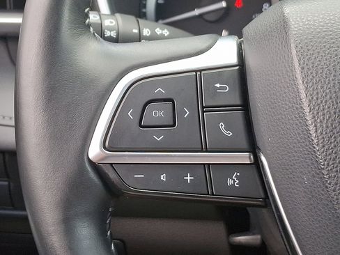 Used 2020 Toyota Highlander XLE image 23