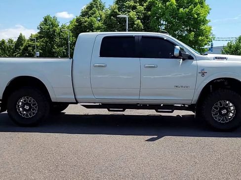Used 2019 RAM 3500 Laramie AWD/4WD image 9