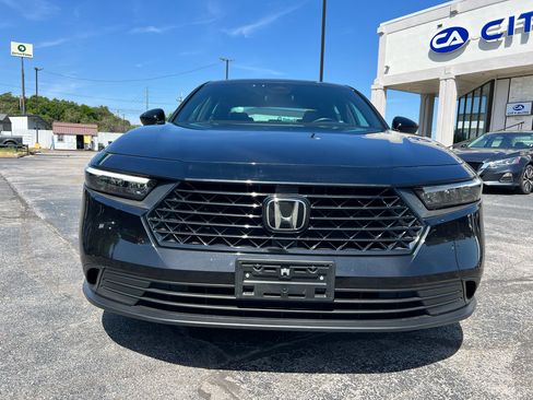 Used 2023 Honda Accord Sport image 2