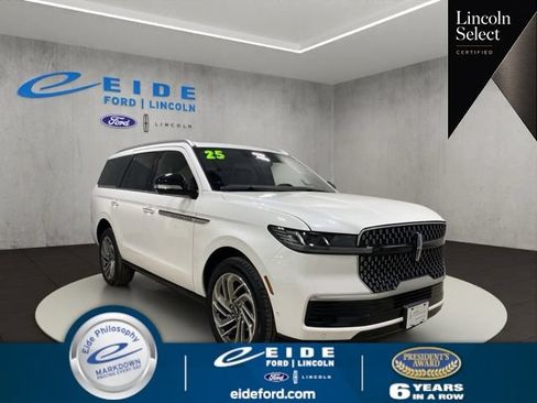 Certified 2025 Lincoln Navigator Reserve AWD/4WD image 1