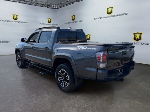 Used 2020 Toyota Tacoma TRD Sport w/ Technology Package RWD image 3