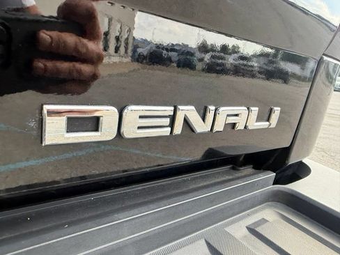 Used 2017 GMC Sierra 2500 Denali w/ Duramax Plus Package AWD/4WD image 8