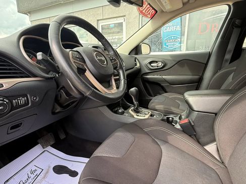 Used 2016 Jeep Cherokee Latitude w/ Comfort/Convenience Group image 9