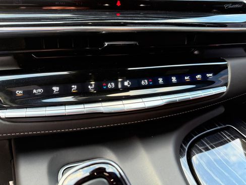 Used 2023 Cadillac Escalade V image 28