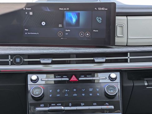 Used 2024 Hyundai Santa Fe Limited FWD image 21
