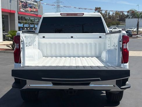 Used 2025 Chevrolet Silverado 1500 LT AWD/4WD image 16