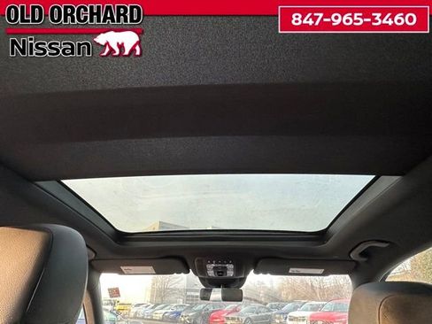 Used 2022 Mercedes-Benz GLE 350 4MATIC w/ AMG Line Exterior image 15