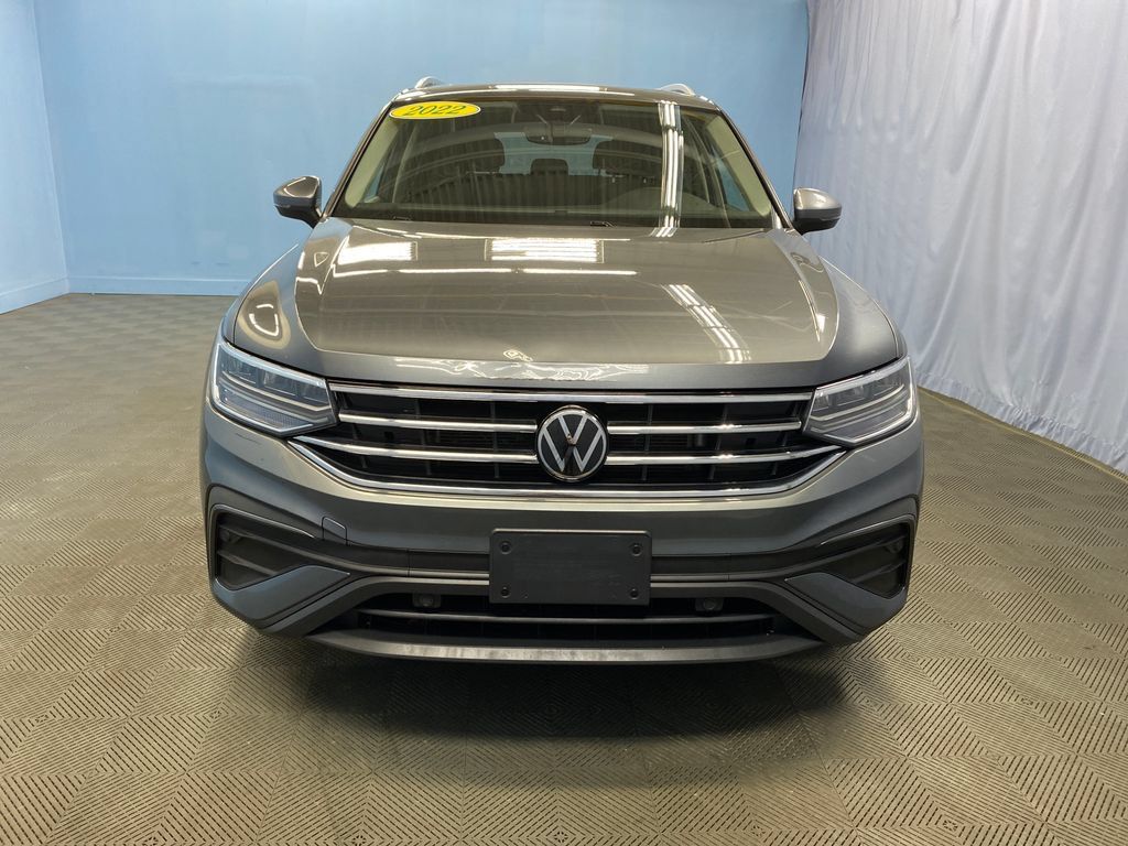 Used 2022 Volkswagen Tiguan SE AWD/4WD image 2