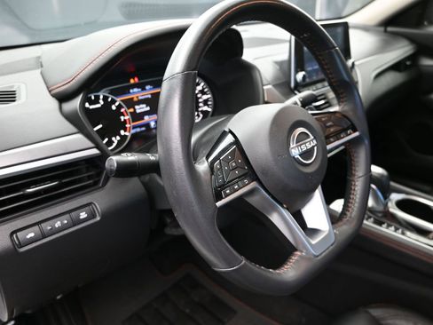 Used 2024 Nissan Altima 2.5 SR image 12