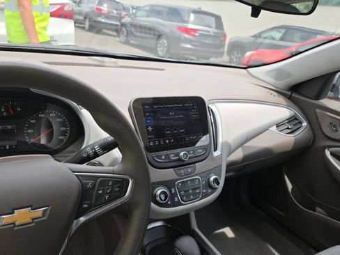 Used 2024 Chevrolet Malibu LT FWD image 7