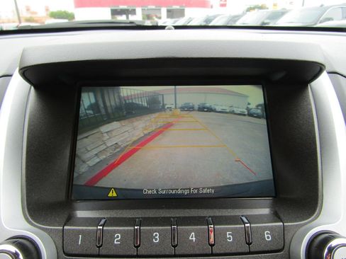 Used 2017 Chevrolet Equinox LT FWD image 17