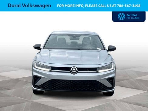 Used 2025 Volkswagen Jetta Sport image 3