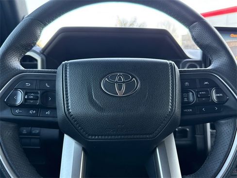 Used 2025 Toyota 4Runner 4WD image 31